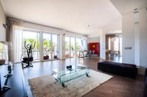 Milano Lush Contemporary Flat Milano